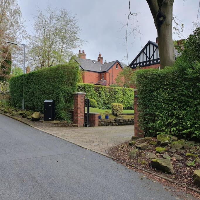 Churstonbnb, Private Flat Within Family Home, Bolton Lostock Exterior foto