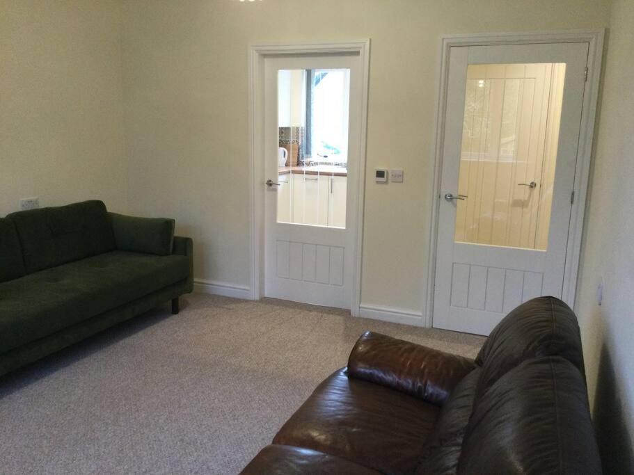 Churstonbnb, Private Flat Within Family Home, Bolton Lostock Exterior foto